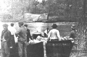 A ferry across the Río Negro